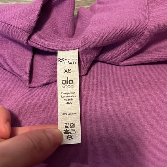 Alo crop top. Size XS - Picture 2 of 8